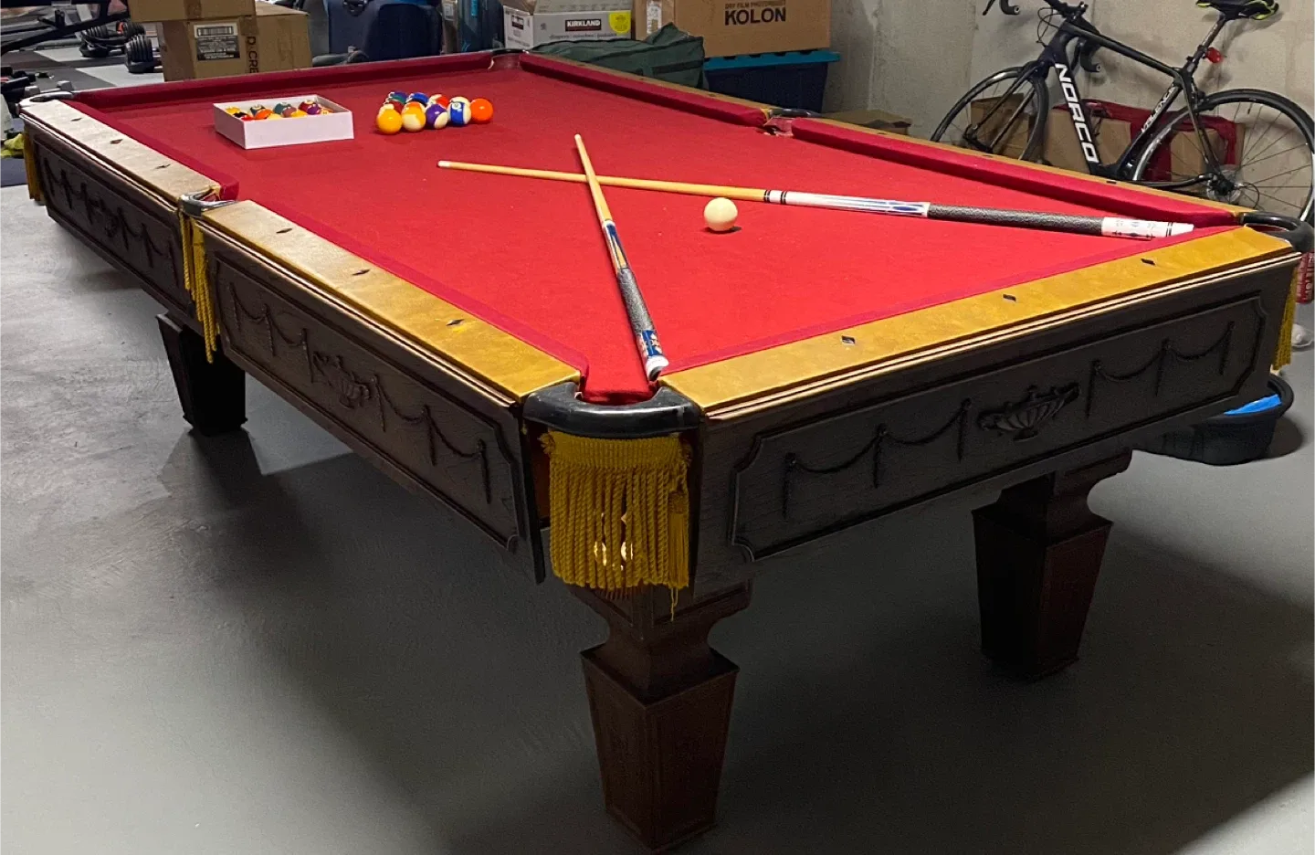 Pool Table with Accessories image indicator(7)