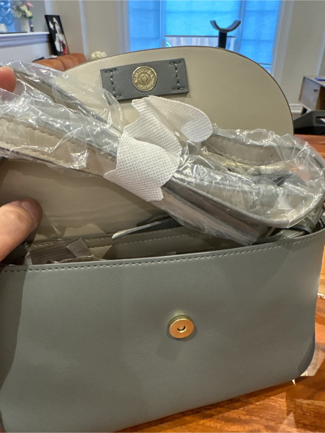 New Legato Largo Lightweight Grey Bag - New image indicator(4)