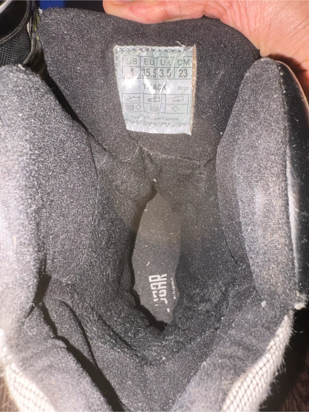 Cougar Black & Yellow Winter Boots - Size 4 image indicator(3)