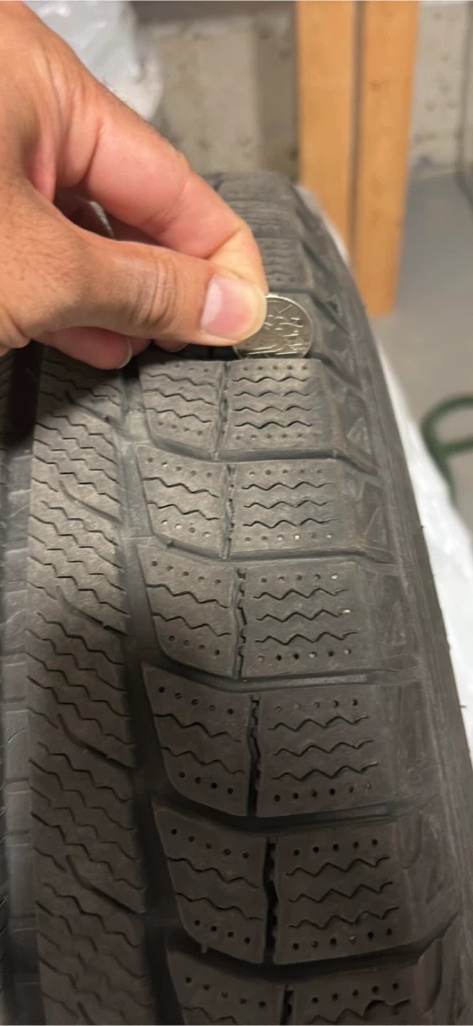 Michelin Winter Tire- 4 tires with rims-215/70/R16 - photo 3