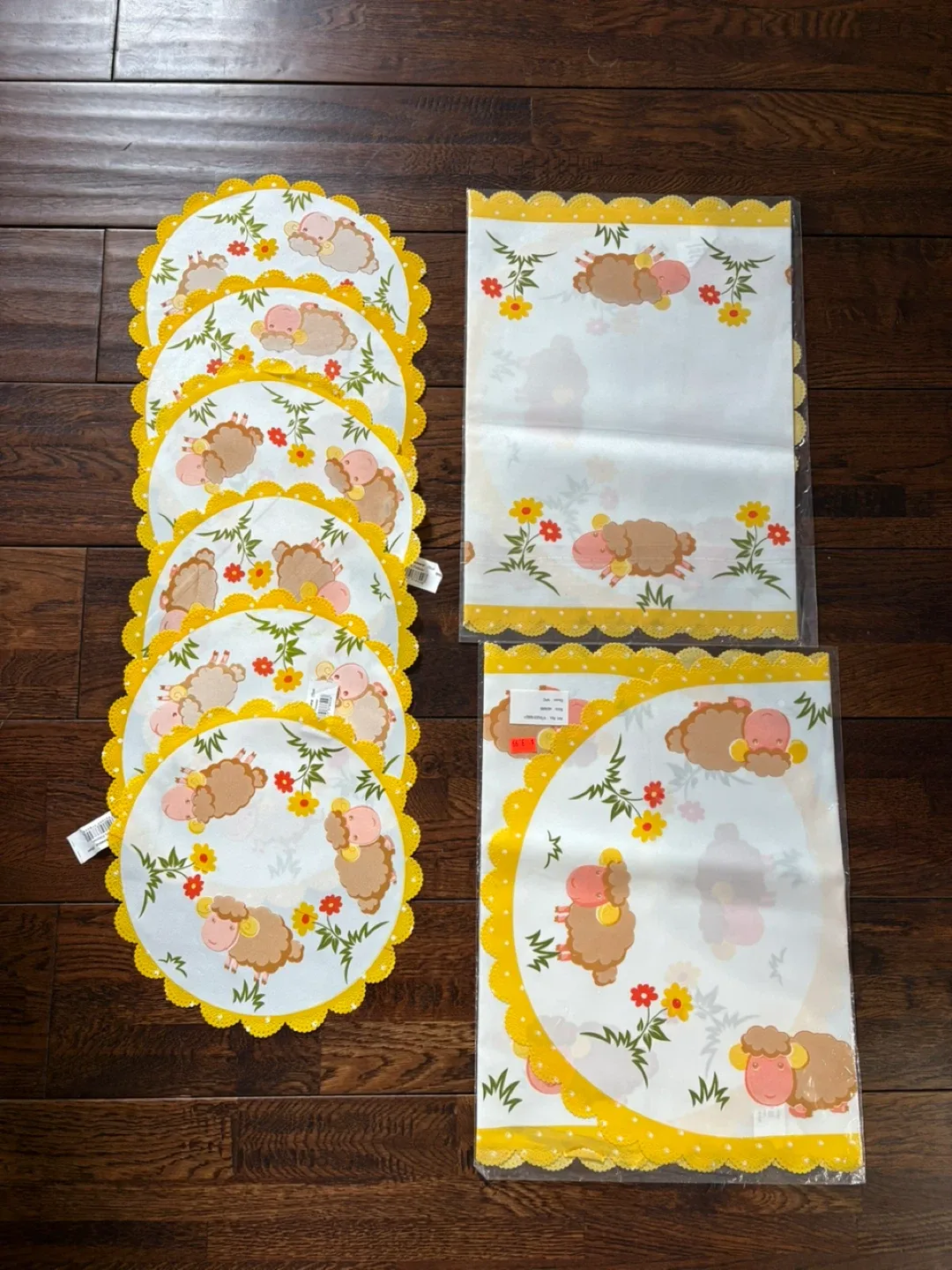 Easter/Spring Placemats & Table Runner Set image indicator(4)