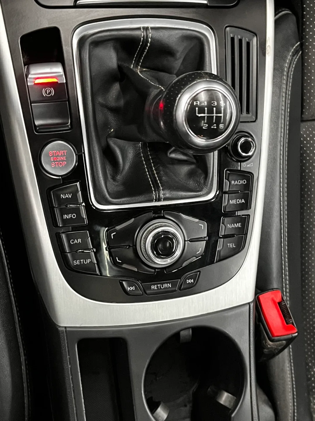 Audi A5 Coupe image indicator(3)