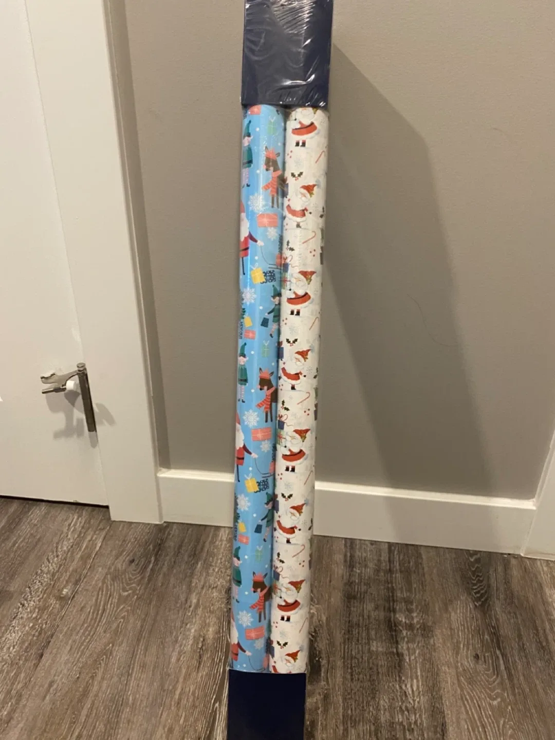 Tom Smith 4 Roll Gift Wrap - New image indicator(4)