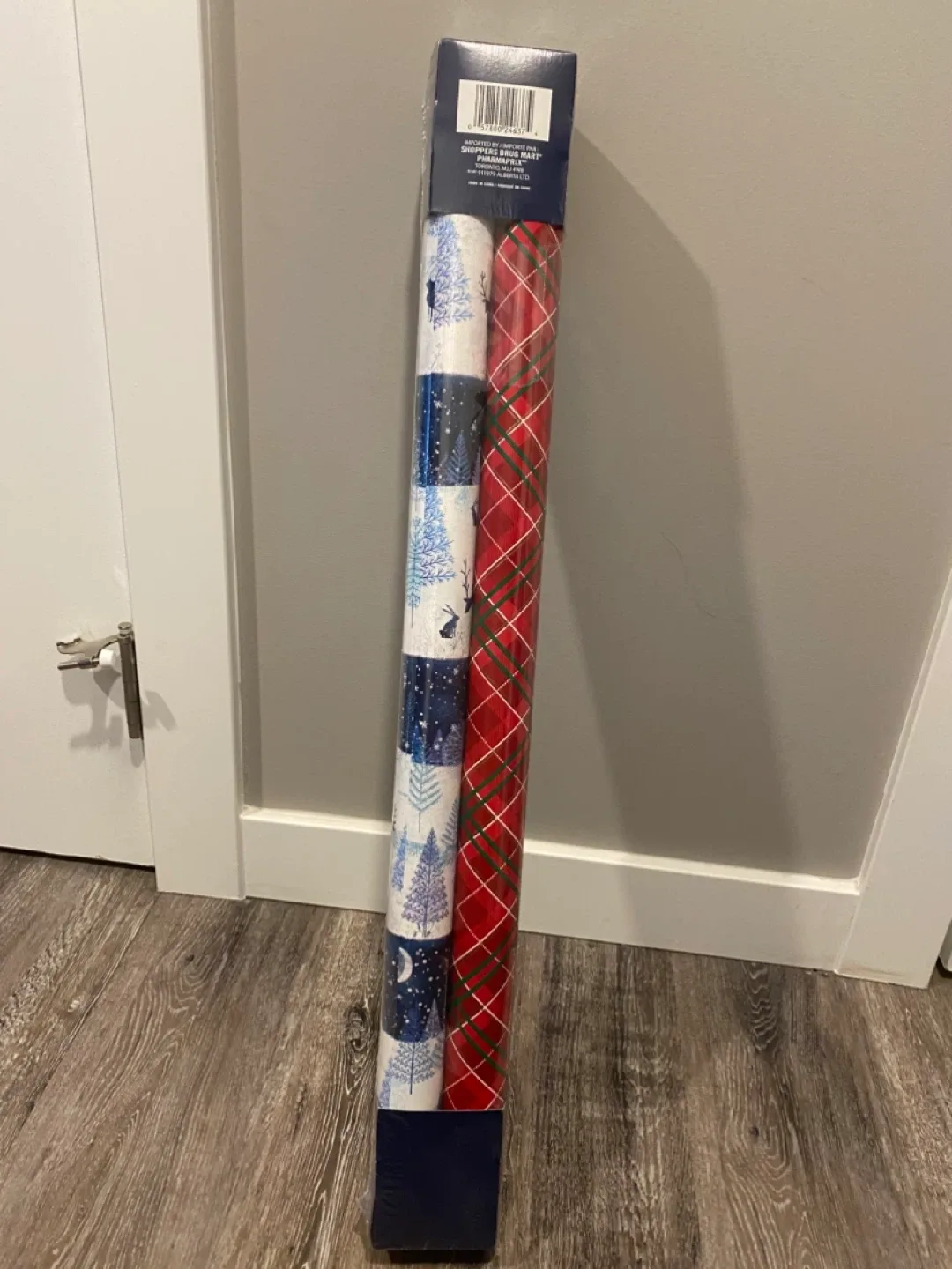 New Sealed Pack Tom Smith 4 Roll Gift Wrap Set image indicator(3)