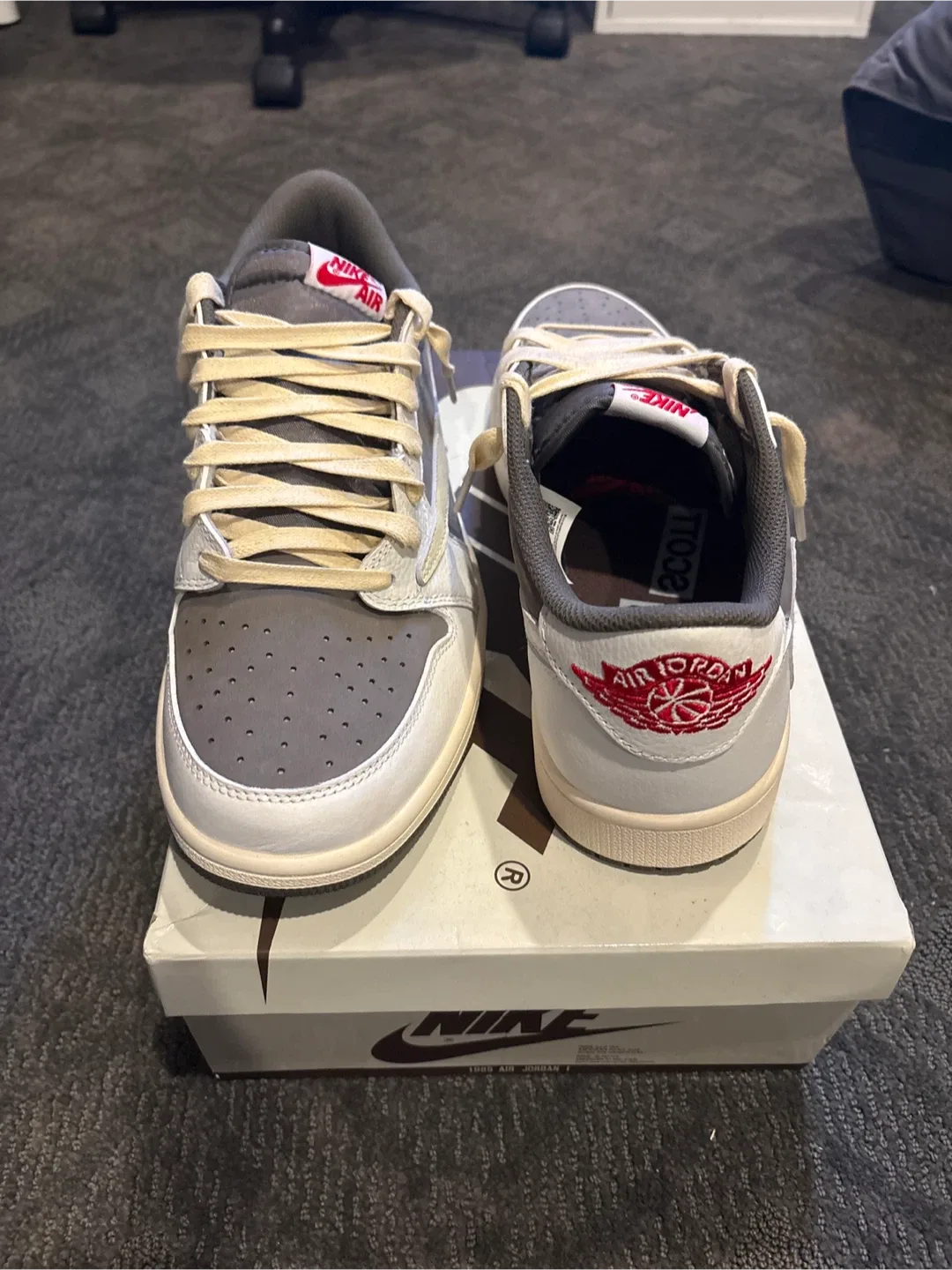 Nike Air Jordan 1 Low Travis Scott Reverse mochas image indicator(2)