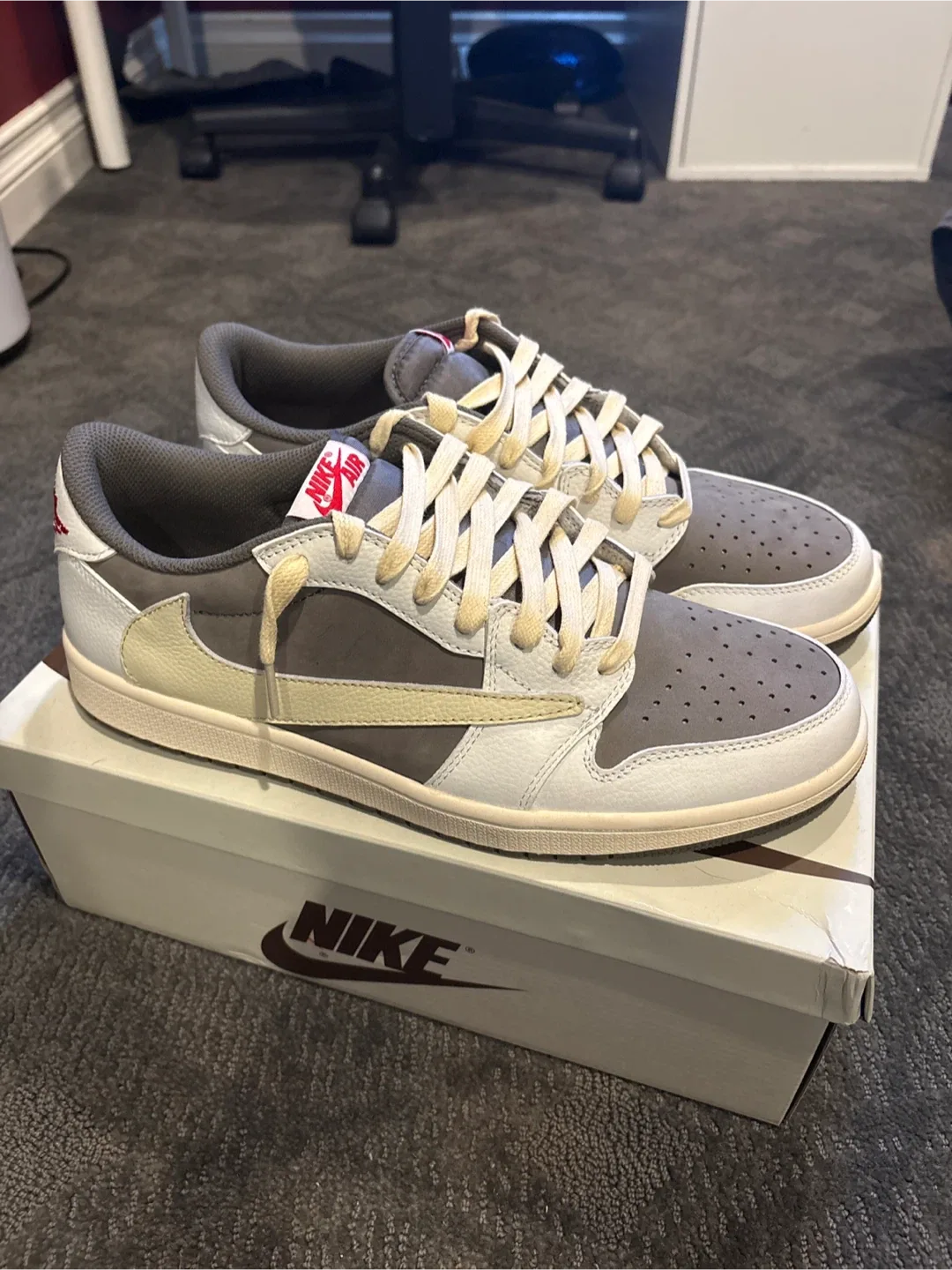 Nike Air Jordan 1 Low Travis Scott Reverse mochas image indicator(6)