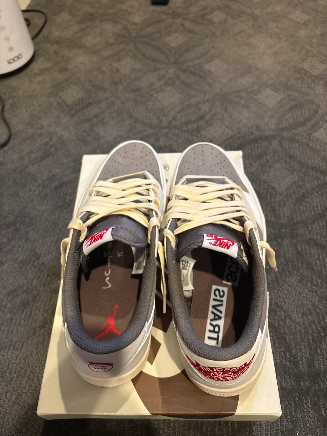 Nike Air Jordan 1 Low Travis Scott Reverse mochas image indicator(4)