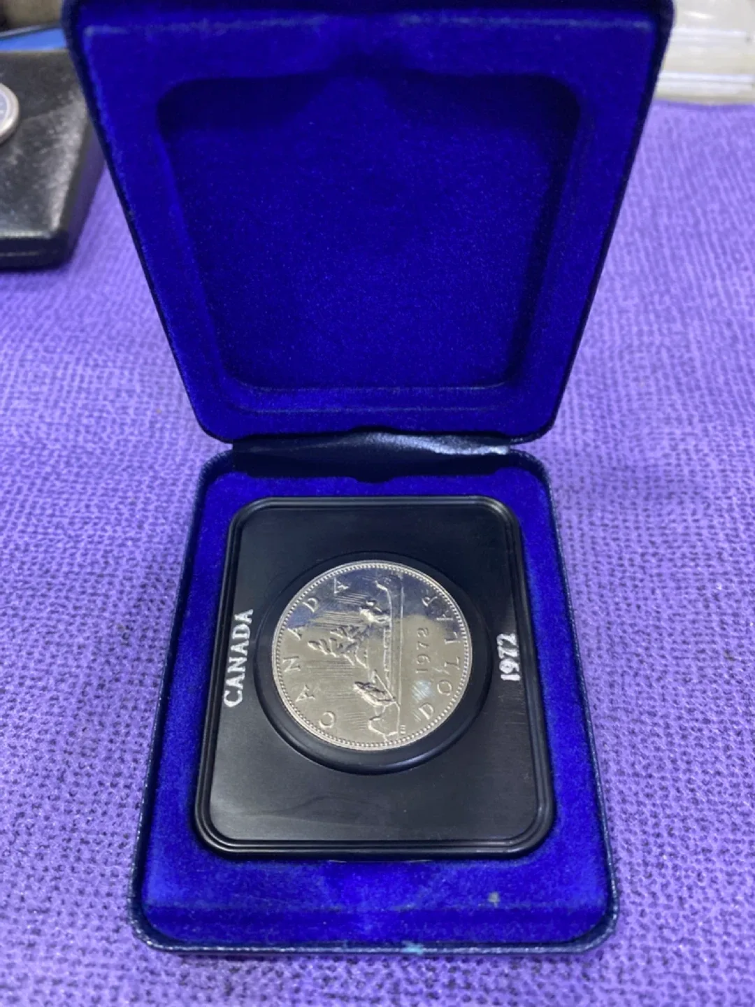 1972 Canadian Silver Dollar Coin image indicator(4)