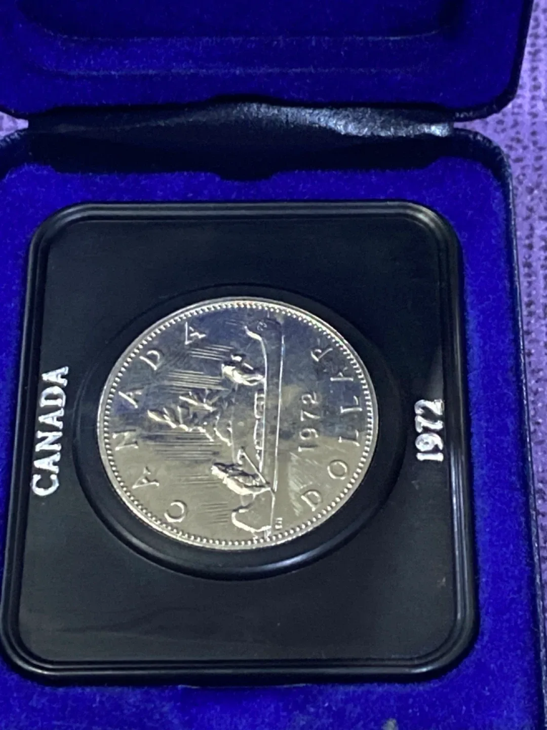 1972 Canadian Silver Dollar Coin image indicator(2)