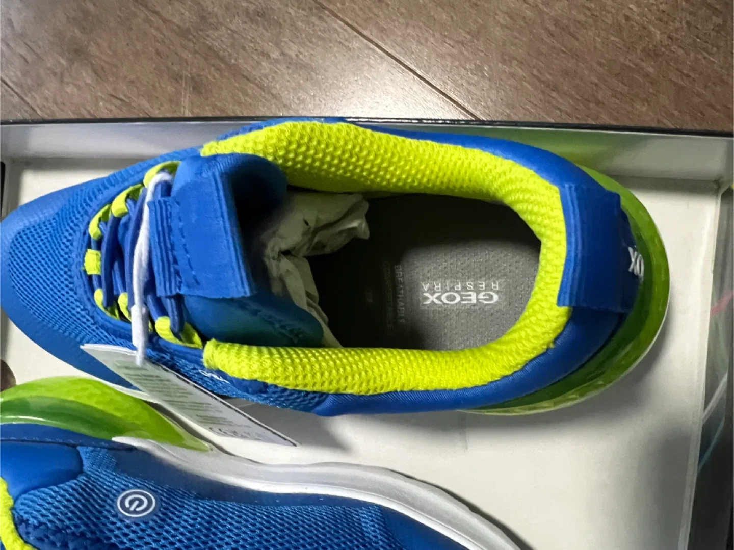 Geox Lights Blue/Green Kids Sneakers - New in Box! image indicator(4)