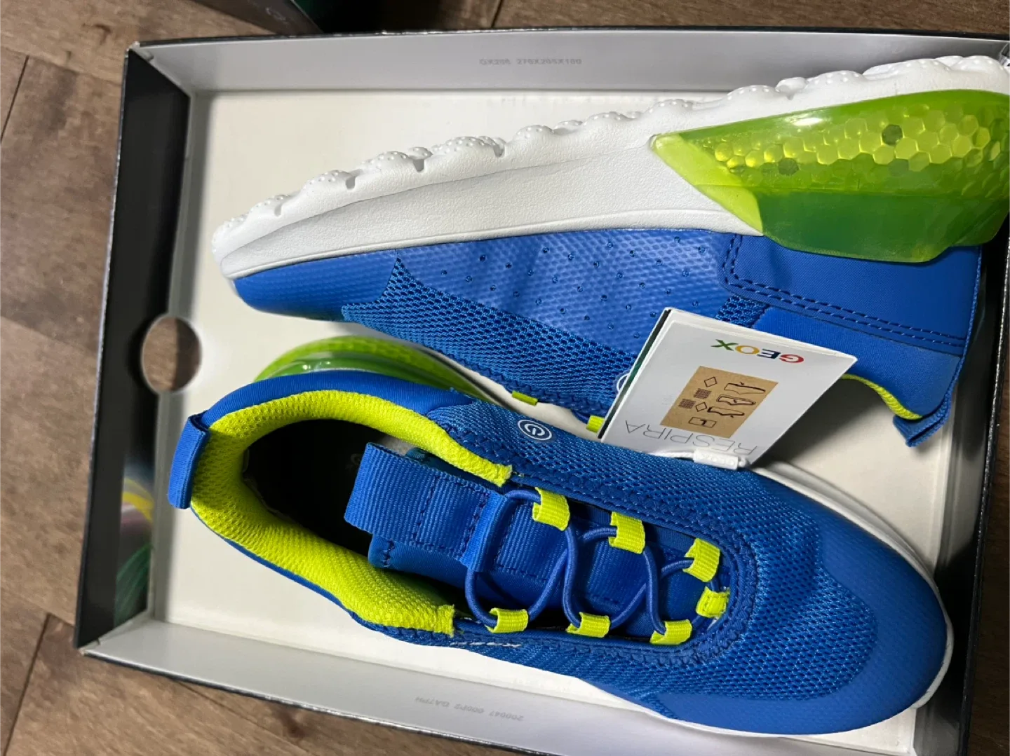 Geox Lights Blue/Green Kids Sneakers - New in Box! image indicator(3)