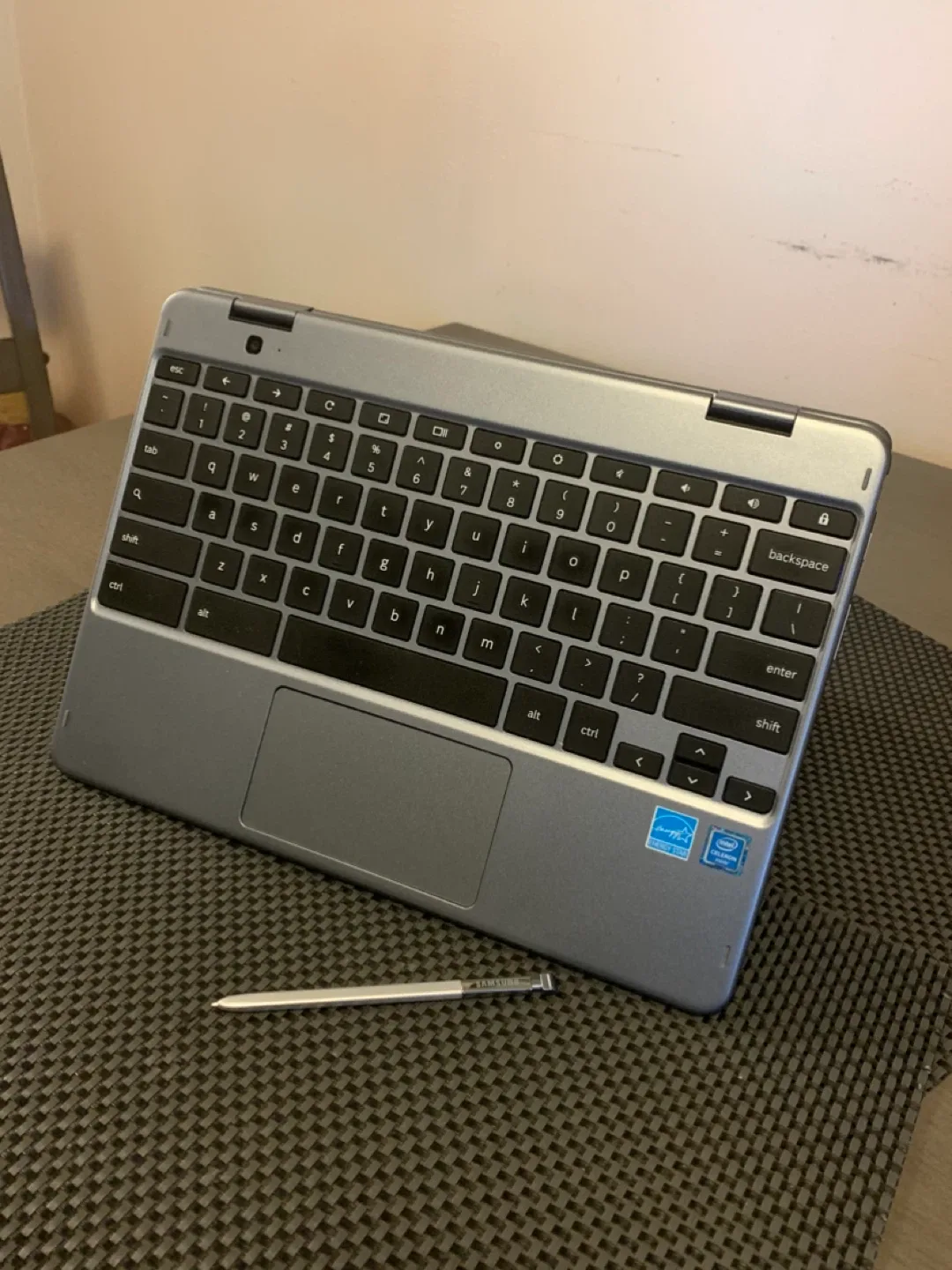 Samsung Chromebook, great condition! image indicator(7)