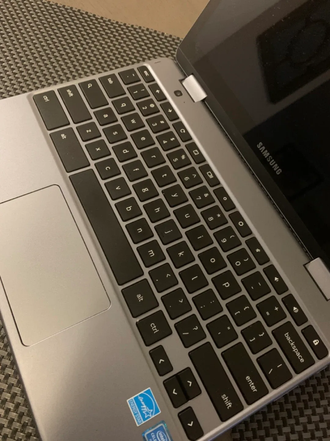 Samsung Chromebook, great condition! image indicator(10)