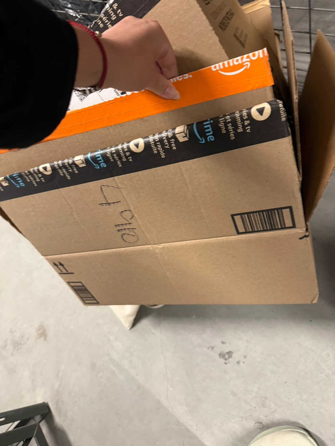 Amazon shipping boxes - photo 2