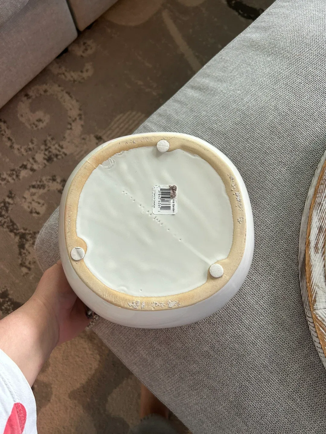 Decorative White and Gold Ceramic Bowl image indicator(2)