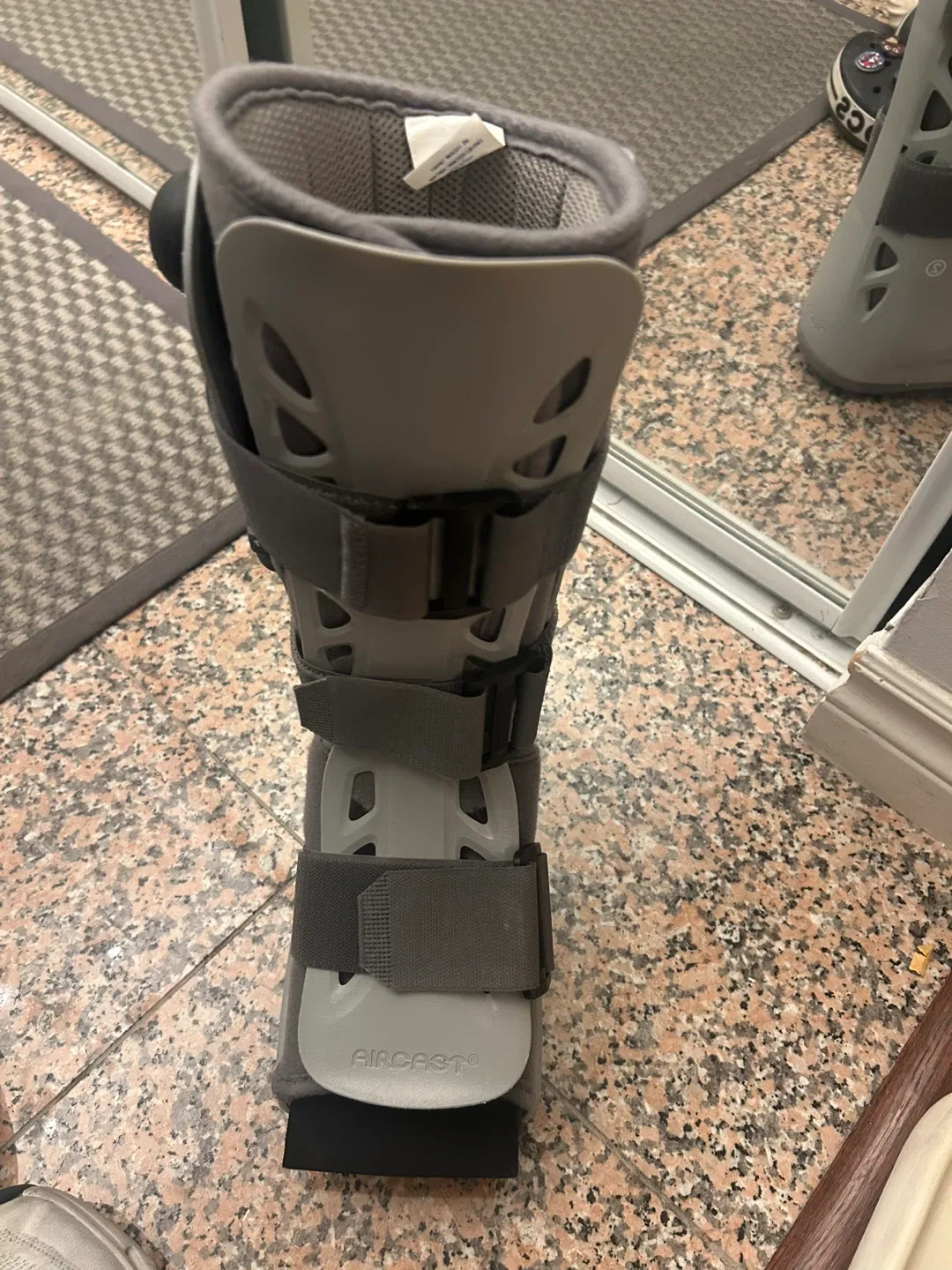 Aircast Walking Boot - Small (size6-8), Right thumbnail
