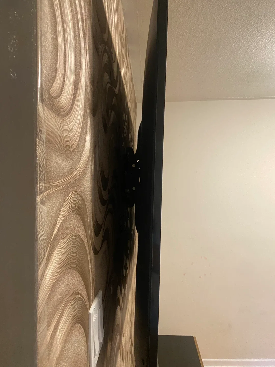 Large Flat Screen 75’ LG TV 4K NANO LED image indicator(3)