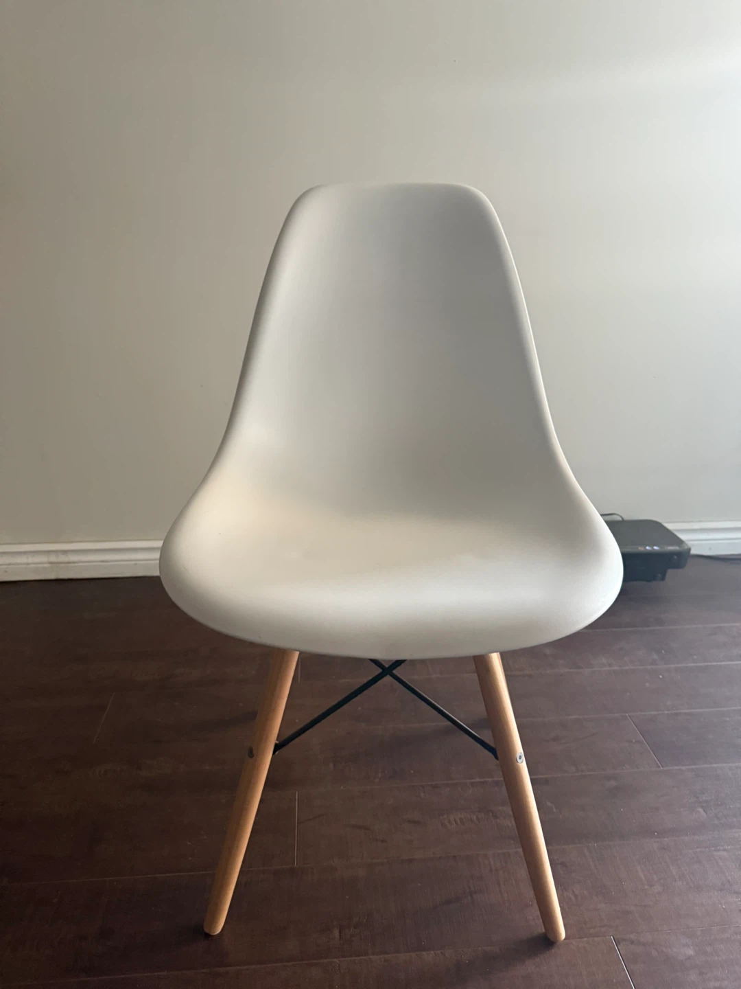 Moving out sale: White Dining Chair - photo 2