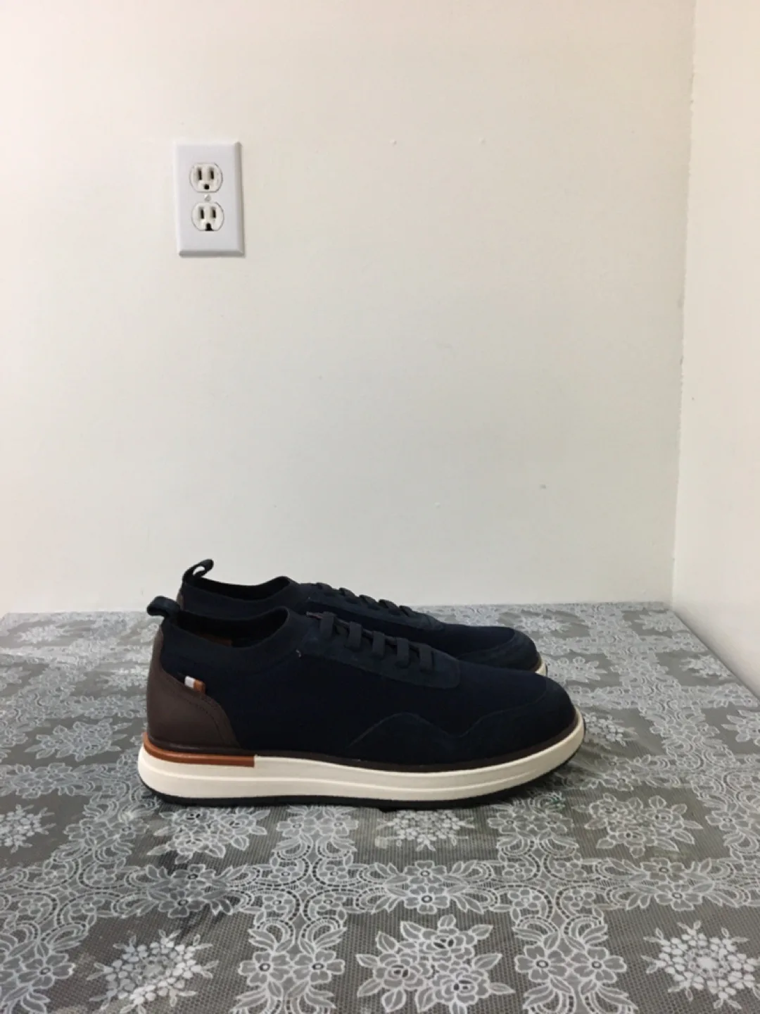Allen Edmonds Navy Blue Knit Sneakers image indicator(2)