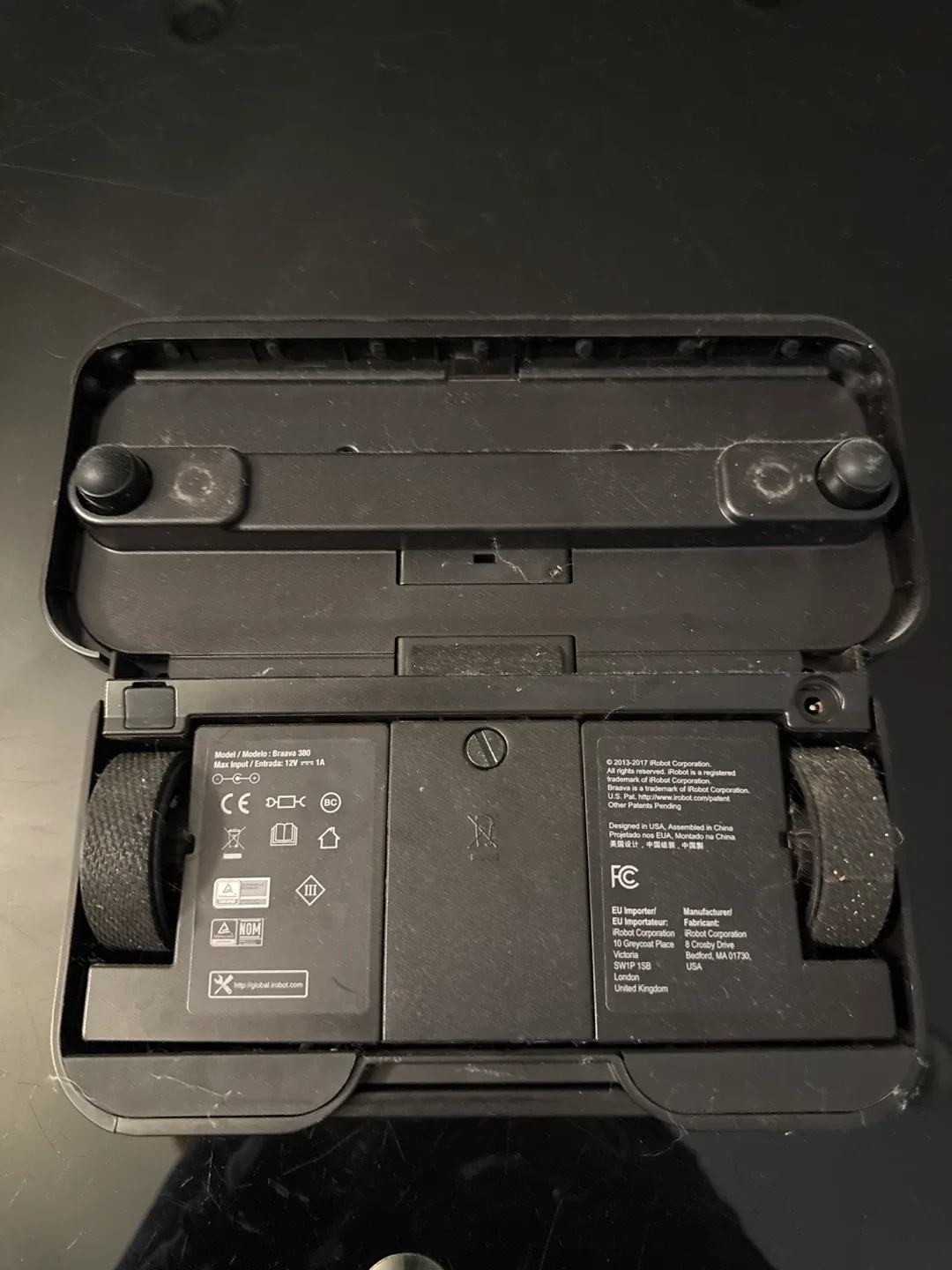 iRobot Braava 380 Floor Mopping Robot image indicator(2)