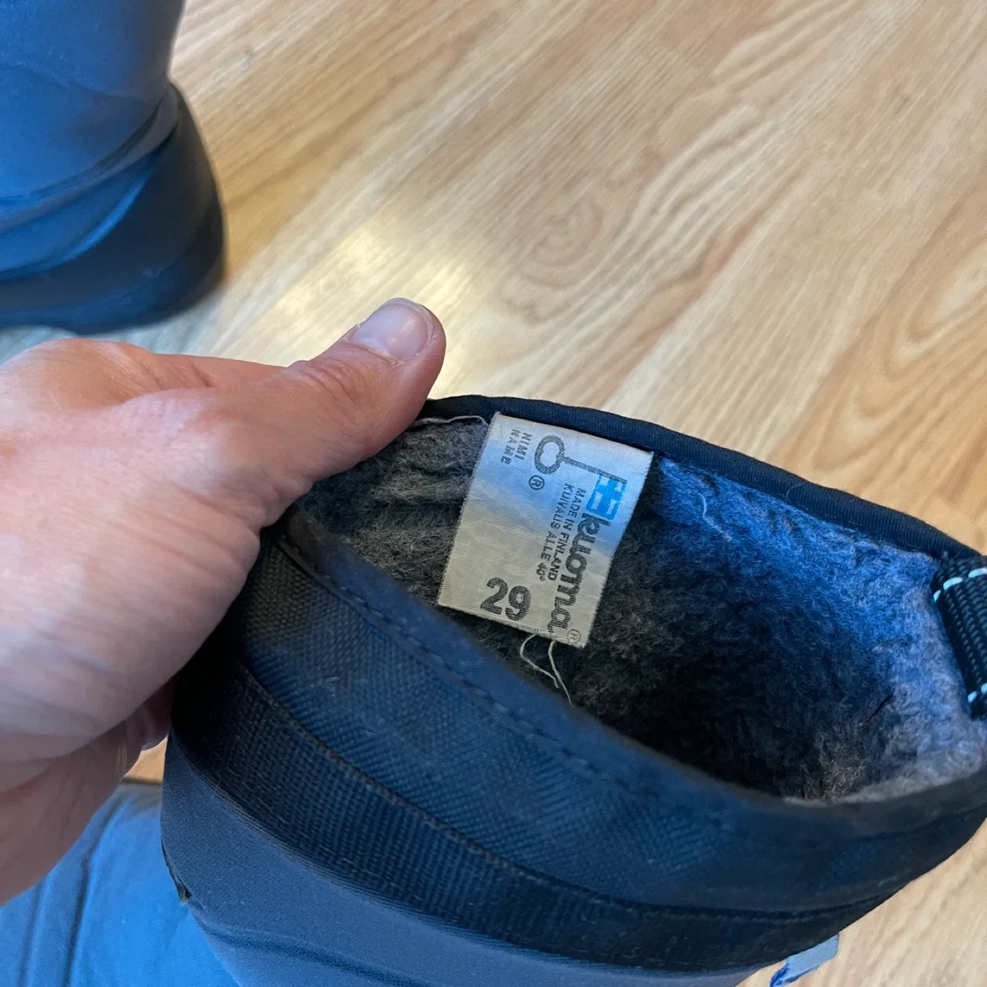 Kuoma (from Finland) kids winter boots - size 11.5 image indicator(5)