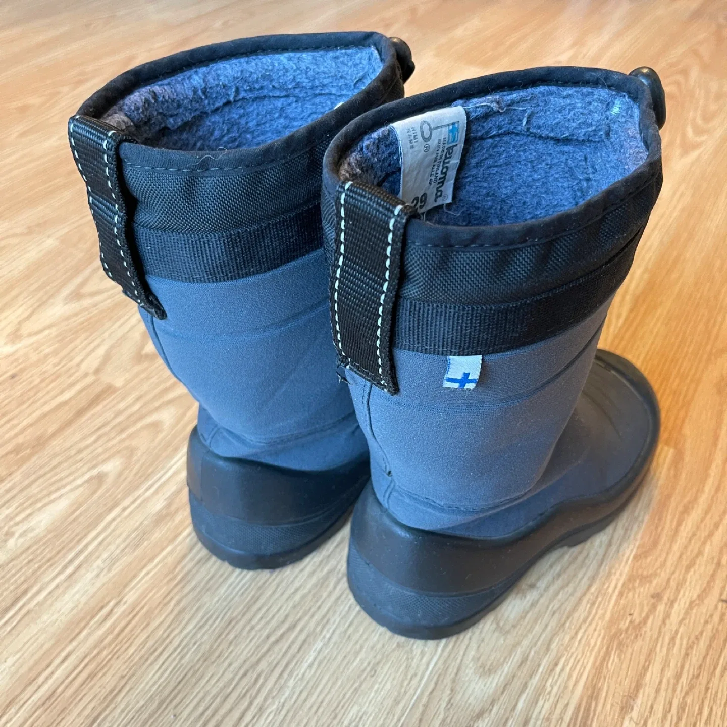 Kuoma (from Finland) kids winter boots - size 11.5 image indicator(2)