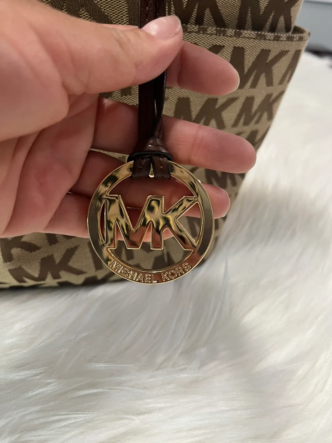 Michael Kors Tote Bag image indicator(4)