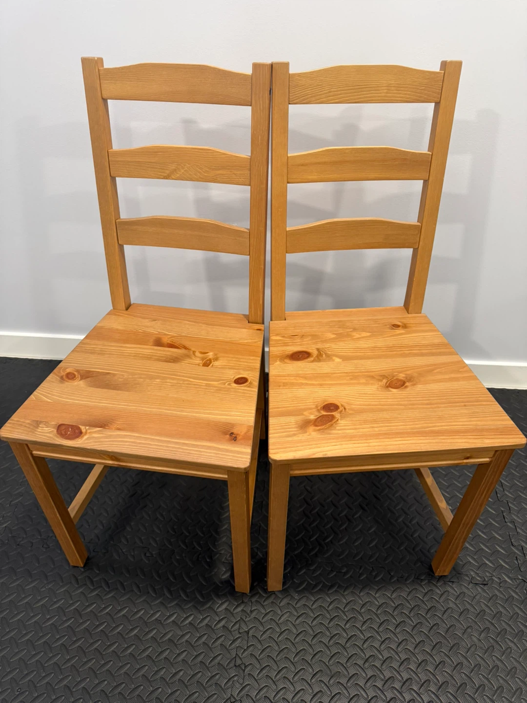 Set of 2 Wooden Chairs - photo 2