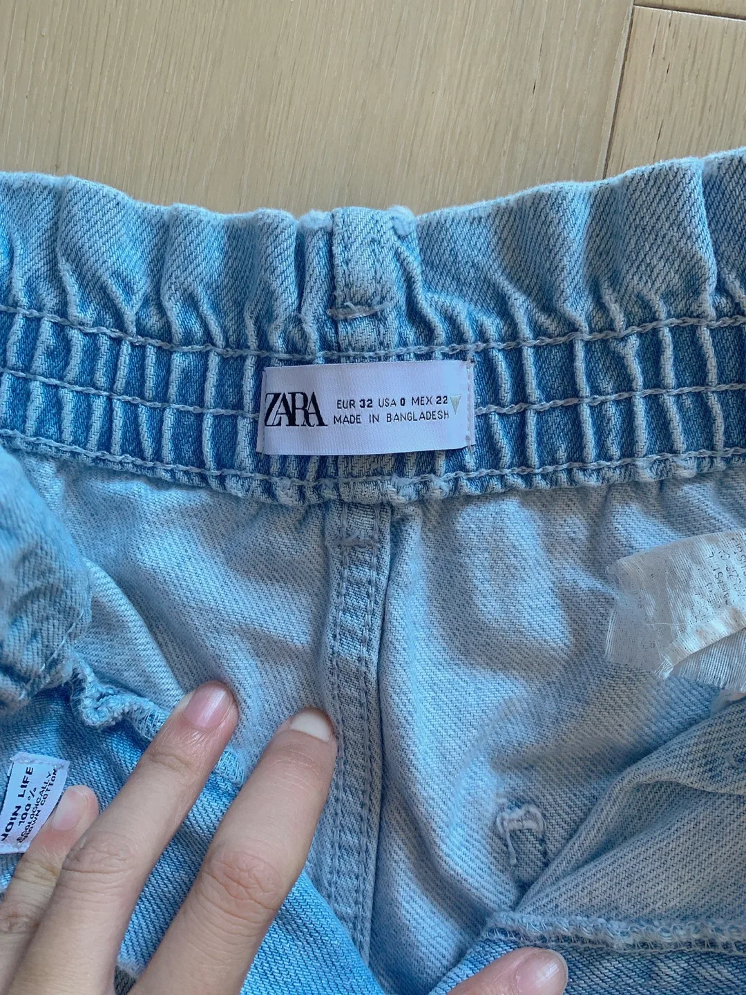 Zara Denim Shorts Size 0 image indicator(3)