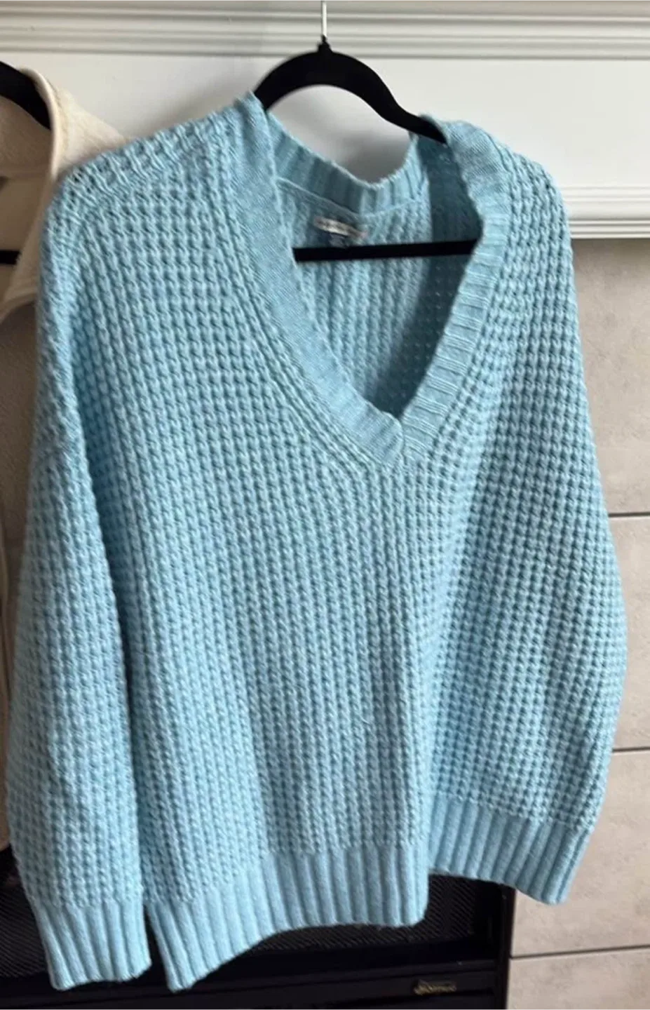 Light Blue V-Neck Sweater image indicator(4)