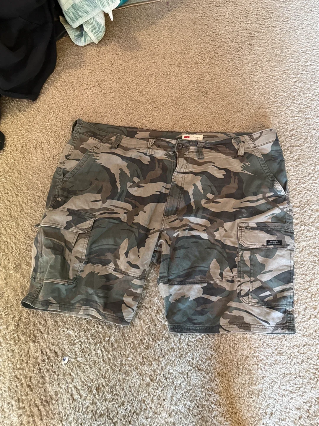 Wrangler Relaxed Fit Camo Cargo Shorts image indicator(4)