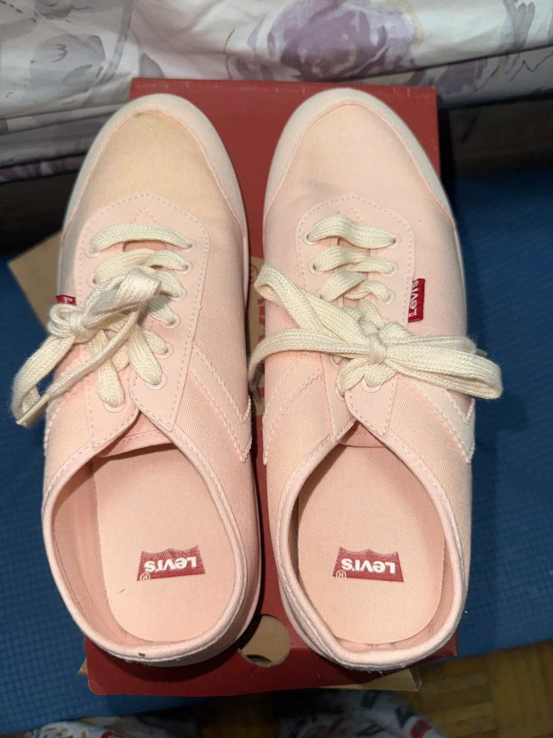 Levi's Pink Canvas Sneakers