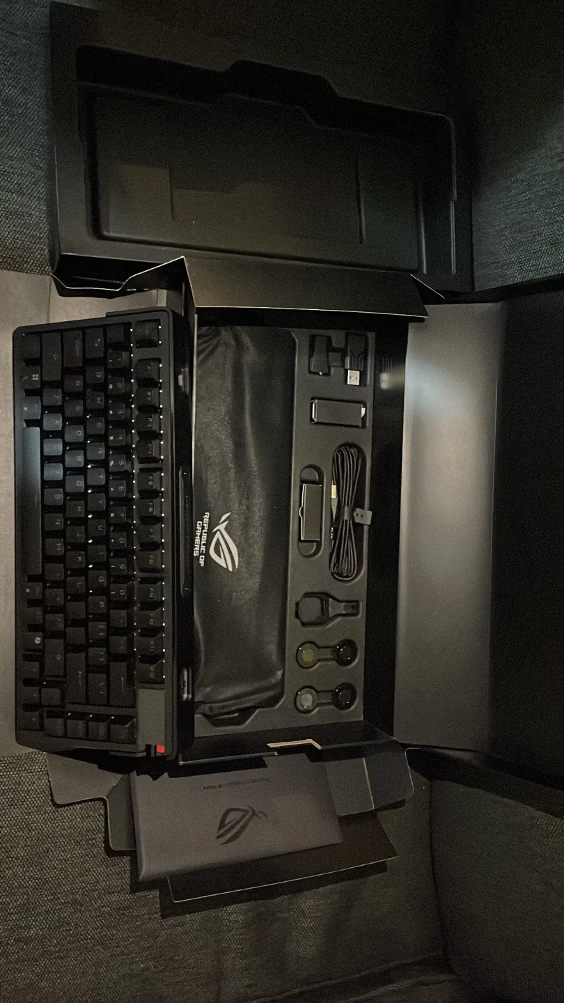 ASUS ROG Falchion NX Mechanical Keyboard image indicator(3)