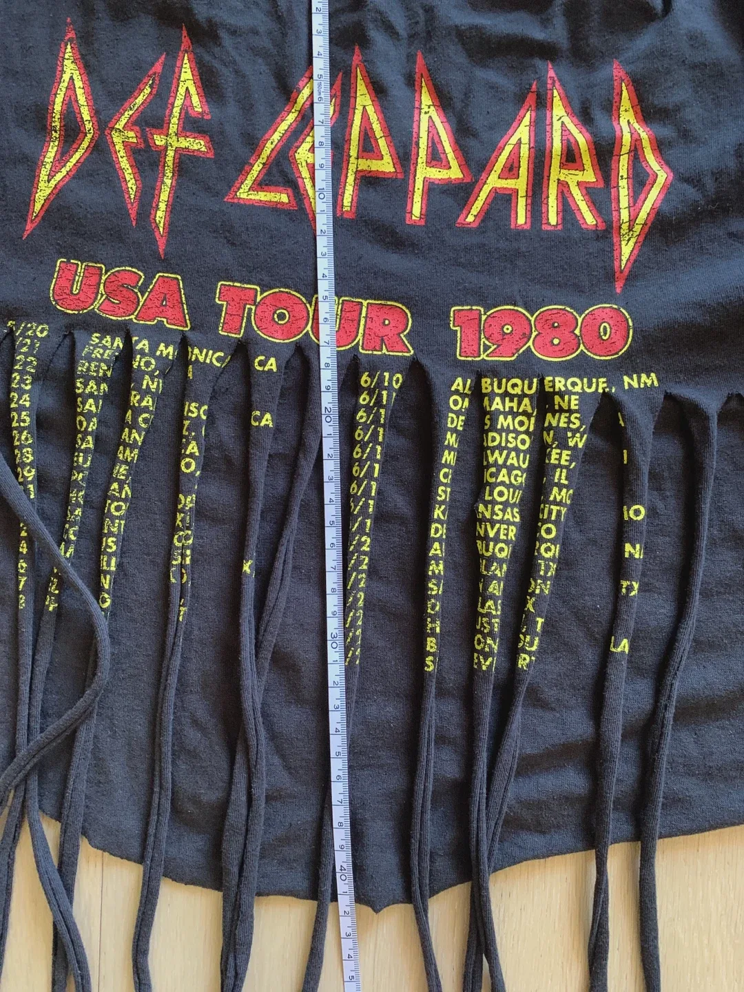 F21 Def Leppard Graphic Crop Top - Size Small image indicator(7)