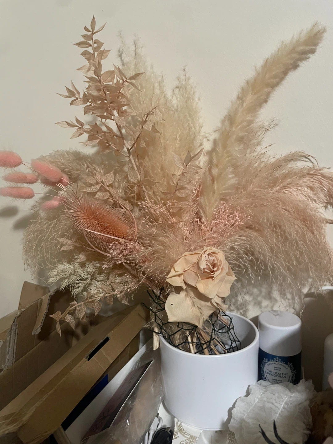 Dried flower arrangement