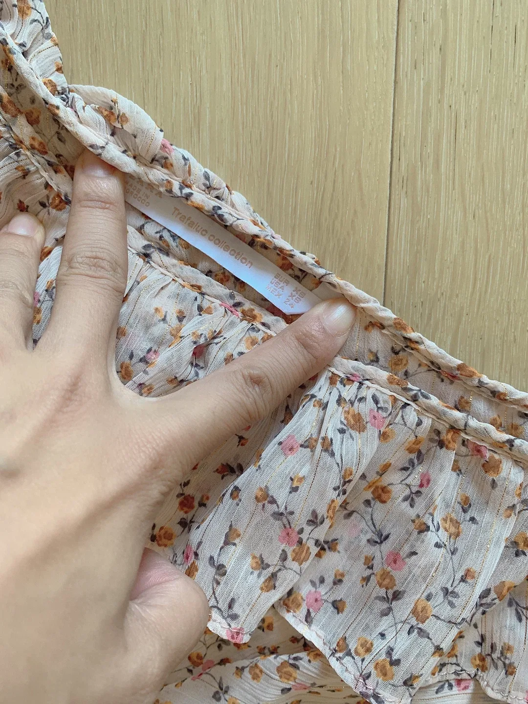 Zara Trafaluc Floral Ruffle Blouse Size XS image indicator(5)