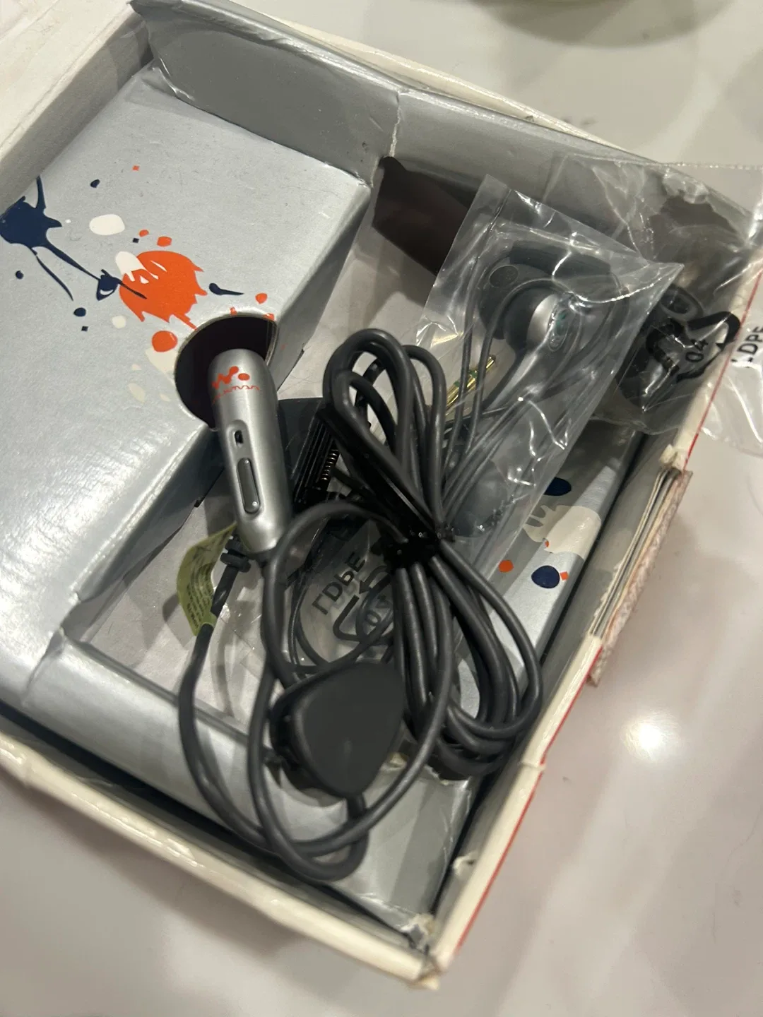 Sony Ericsson W810i Pink Cellphone rare find image indicator(3)