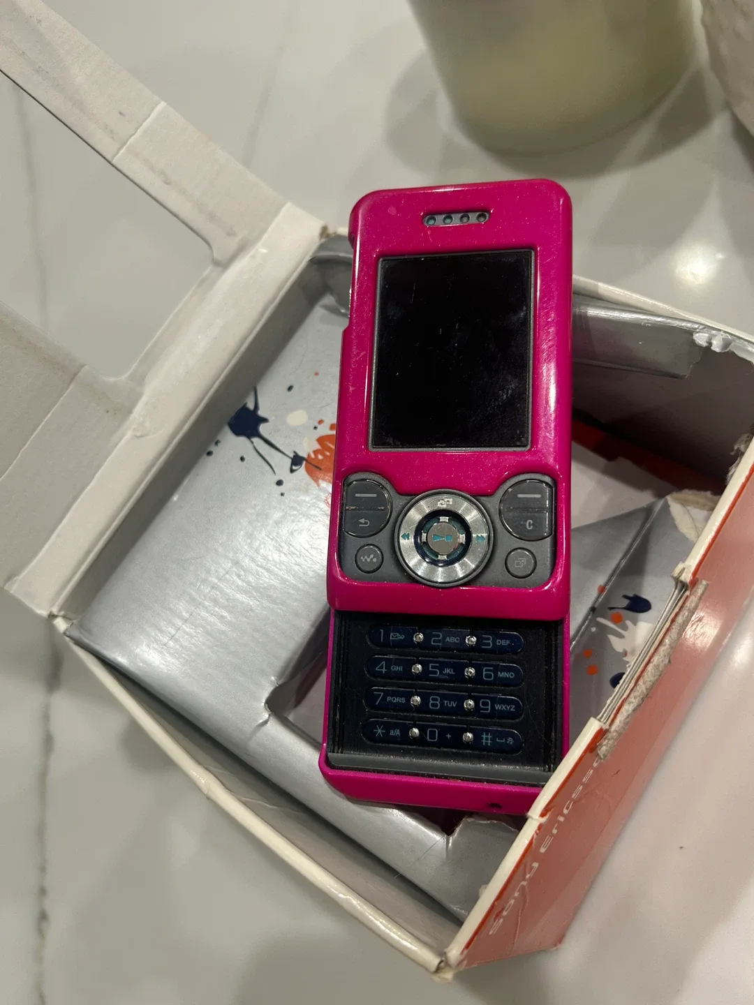Sony Ericsson W810i Pink Cellphone rare find image indicator(2)