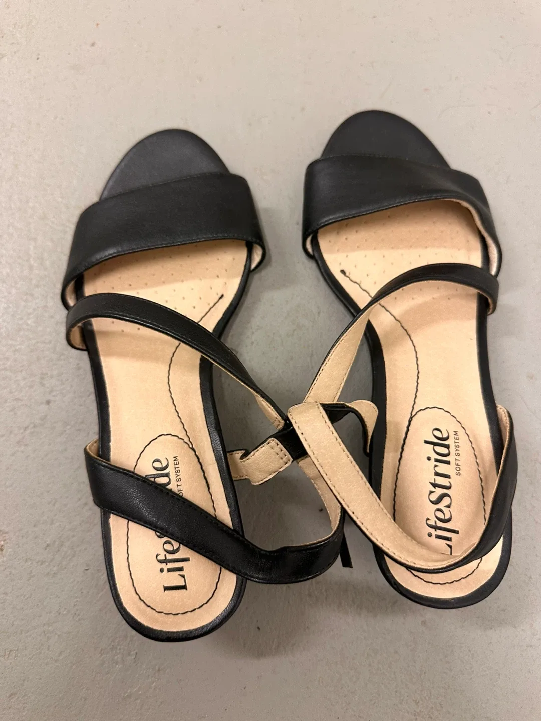 LifeStride Black Sandals - Size 5 thumbnail