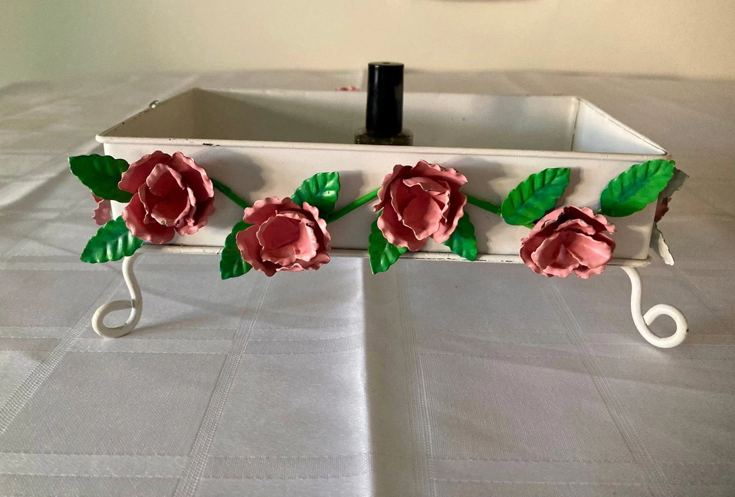 Metal tray