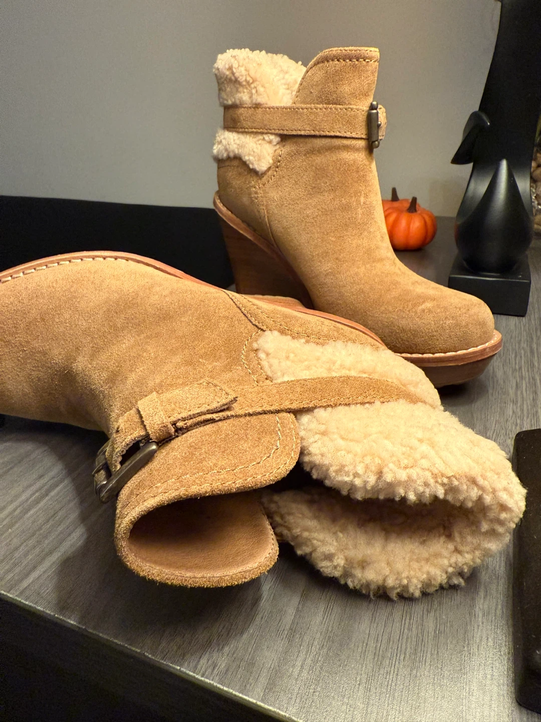 UGG Wedge Heel Boots - Size 5.5 - photo 3