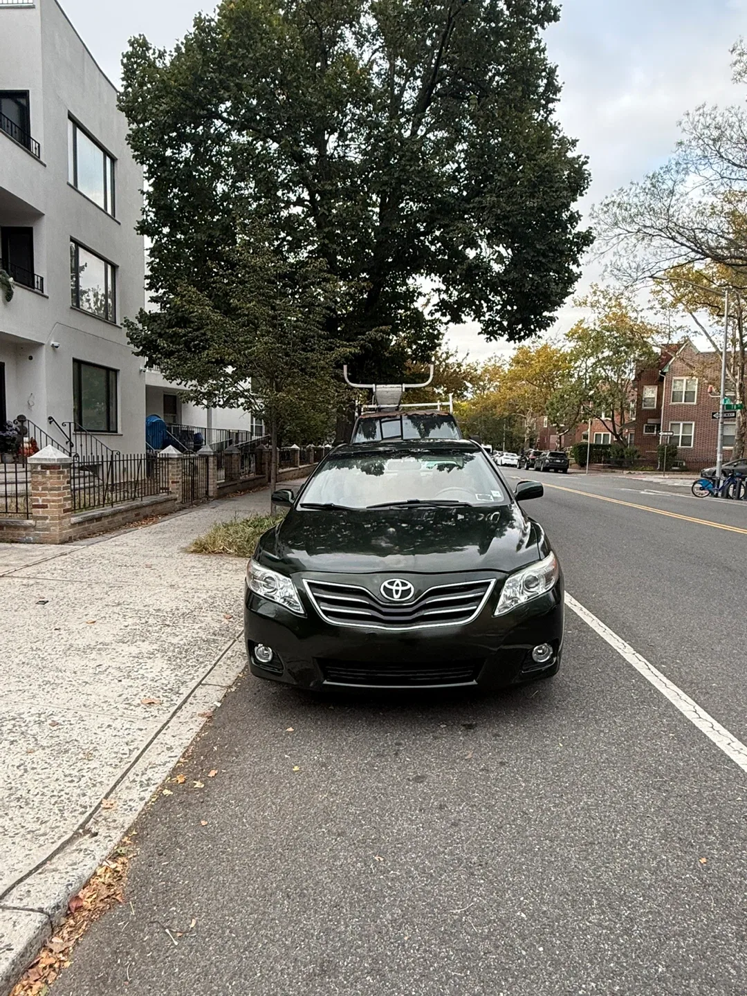 2010 TOYOTA CAMRY XLE Sedan 4D image indicator(2)