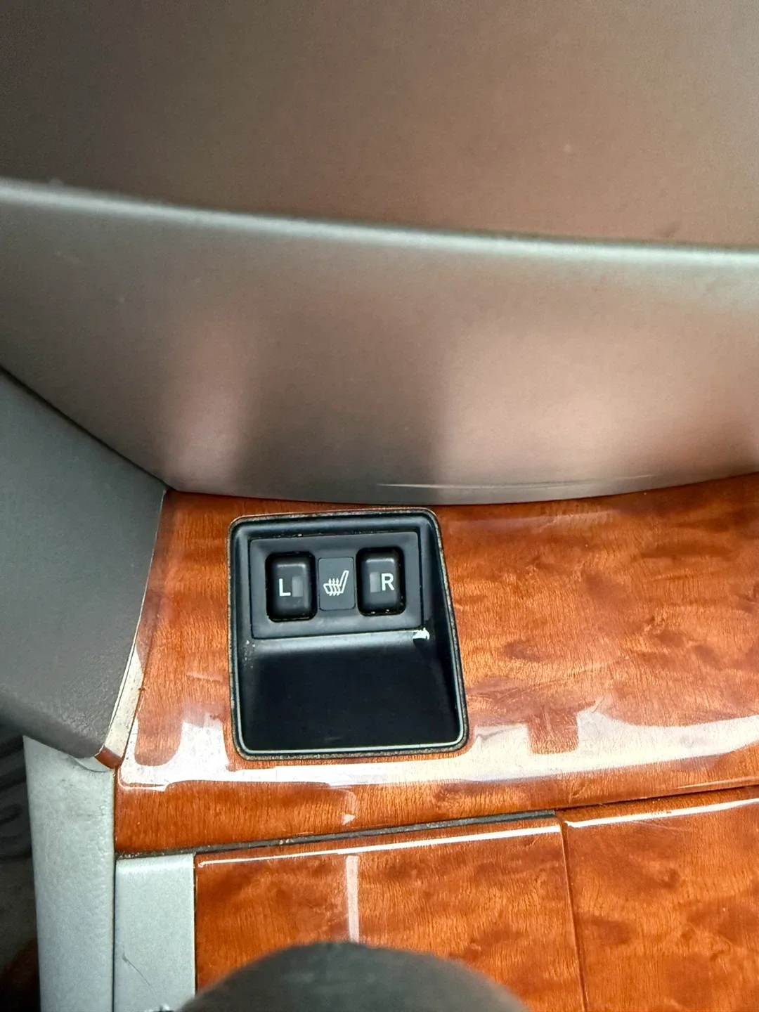 2010 TOYOTA CAMRY XLE Sedan 4D image indicator(7)