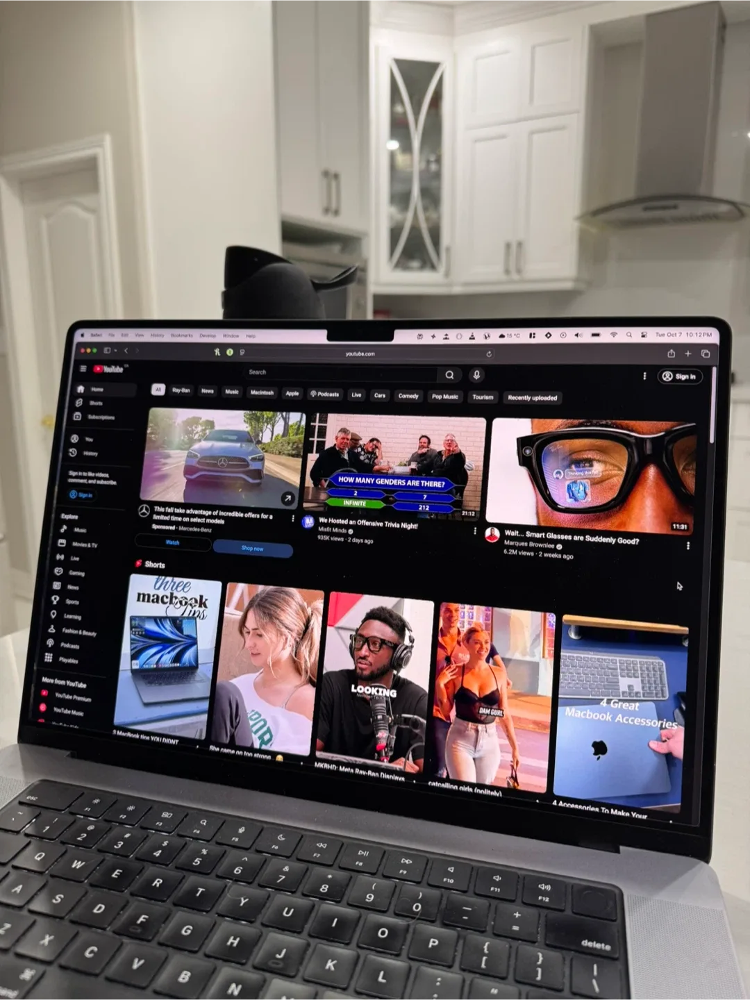 MacBook Pro 16-inch, Apple M1 Pro, 16GB RAM image indicator(4)