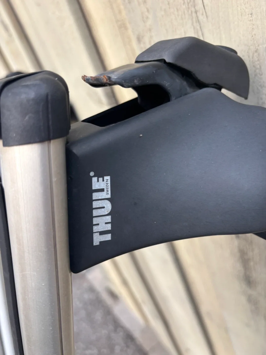 Thule Roof Rack - Silver & Black image indicator(3)