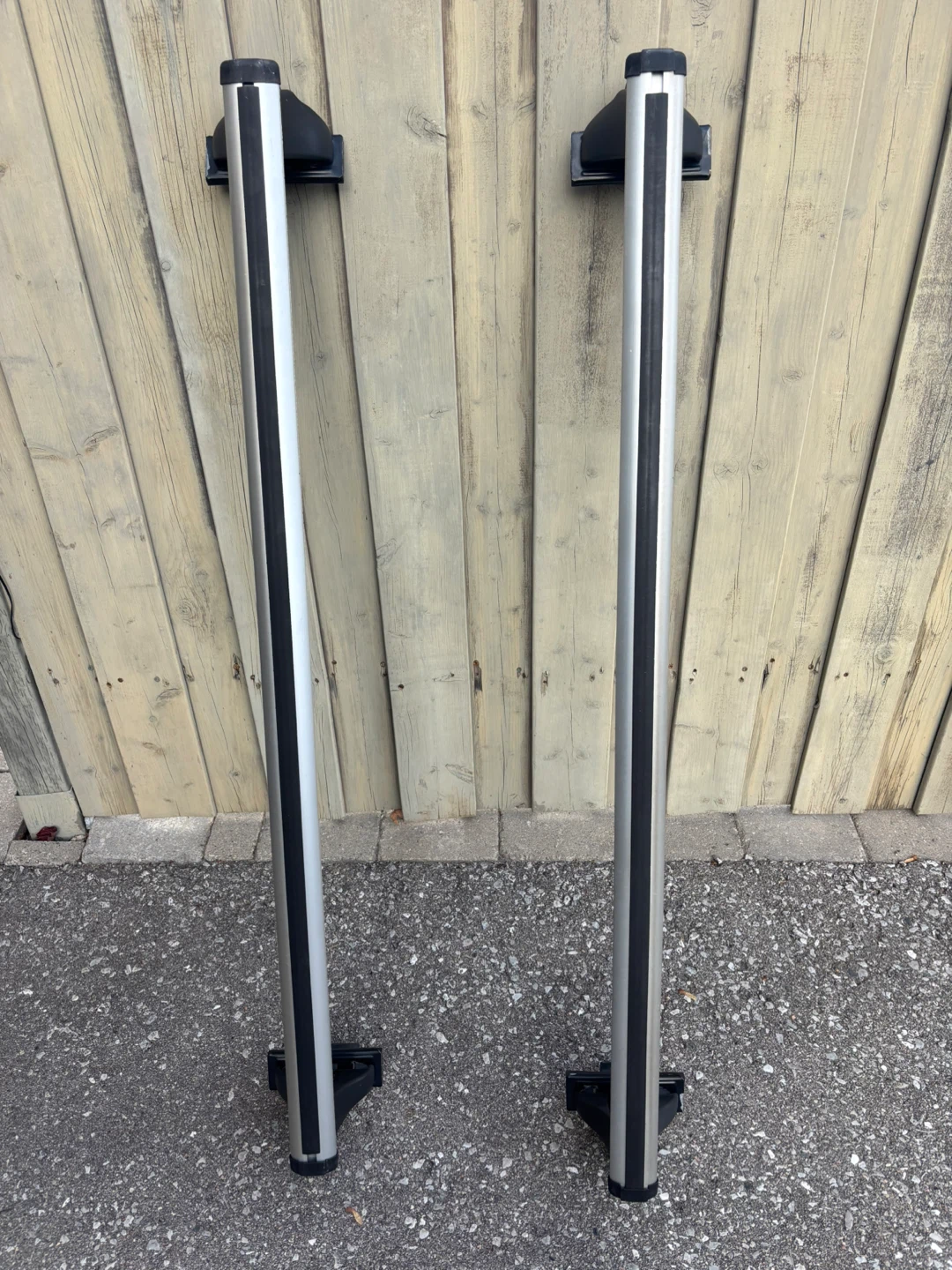 Thule Roof Rack - Silver & Black