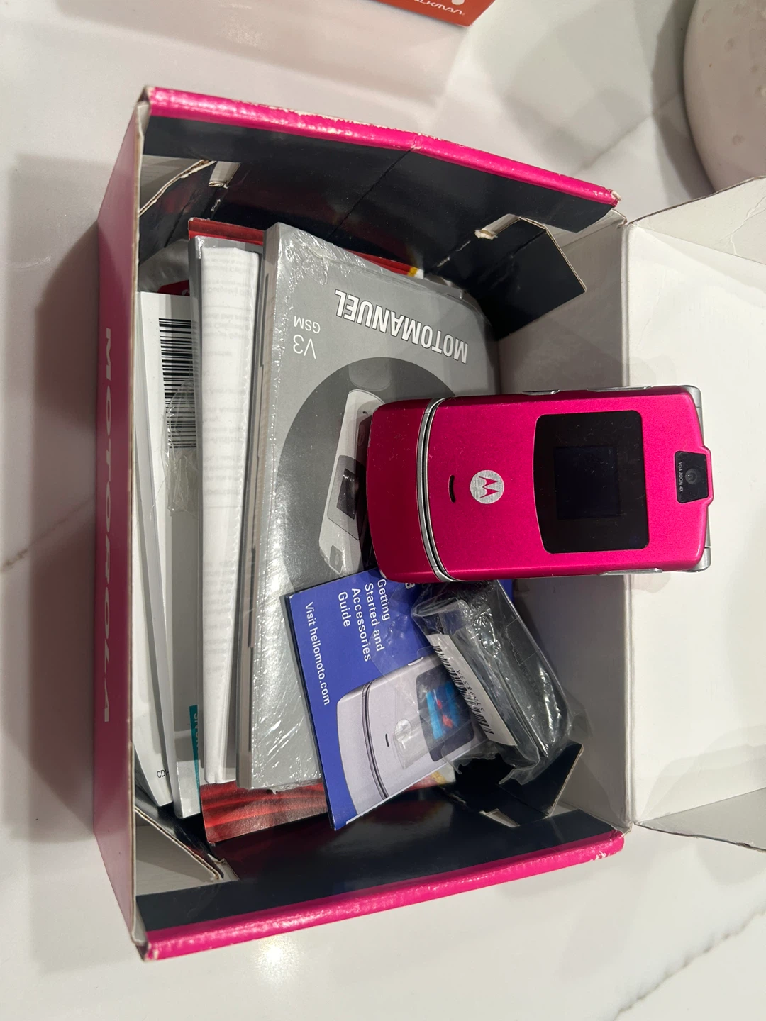 Motorola Razr V3 GSM Pink Cell Phone