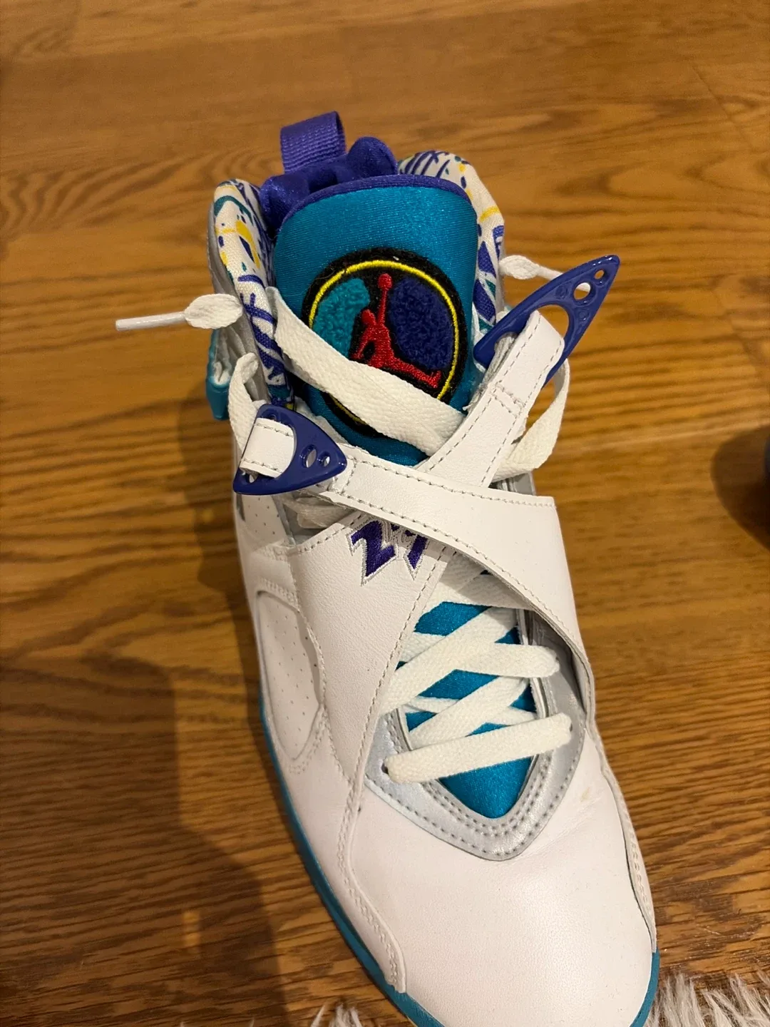 Air Jordan 8 Retro White Aqua Size 6Y image indicator(2)