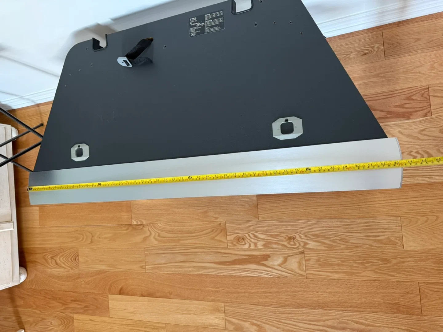 Modern TV Stand with Glass Shelves image indicator(4)