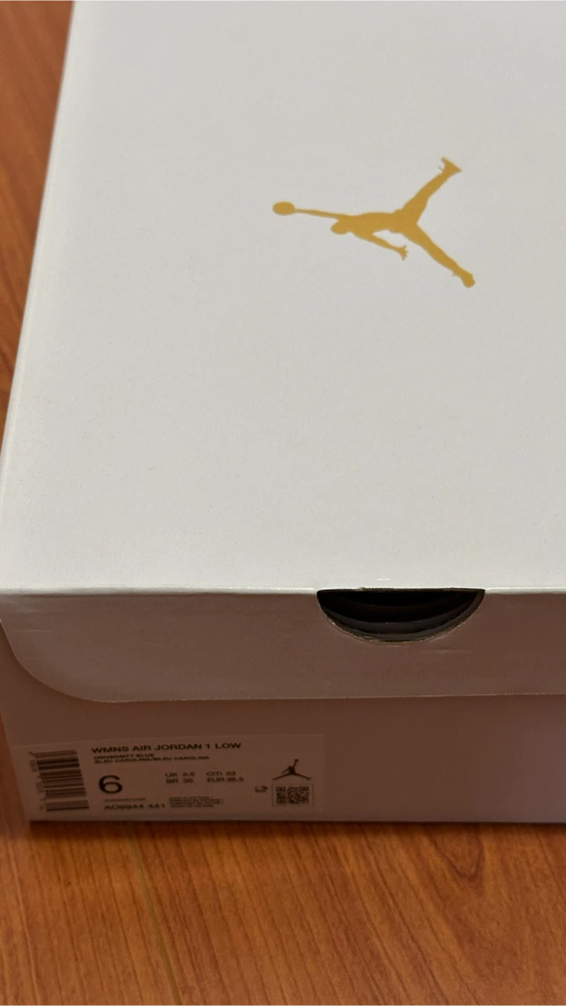 Nike Air Jordan 1 Low Blue - photo 3